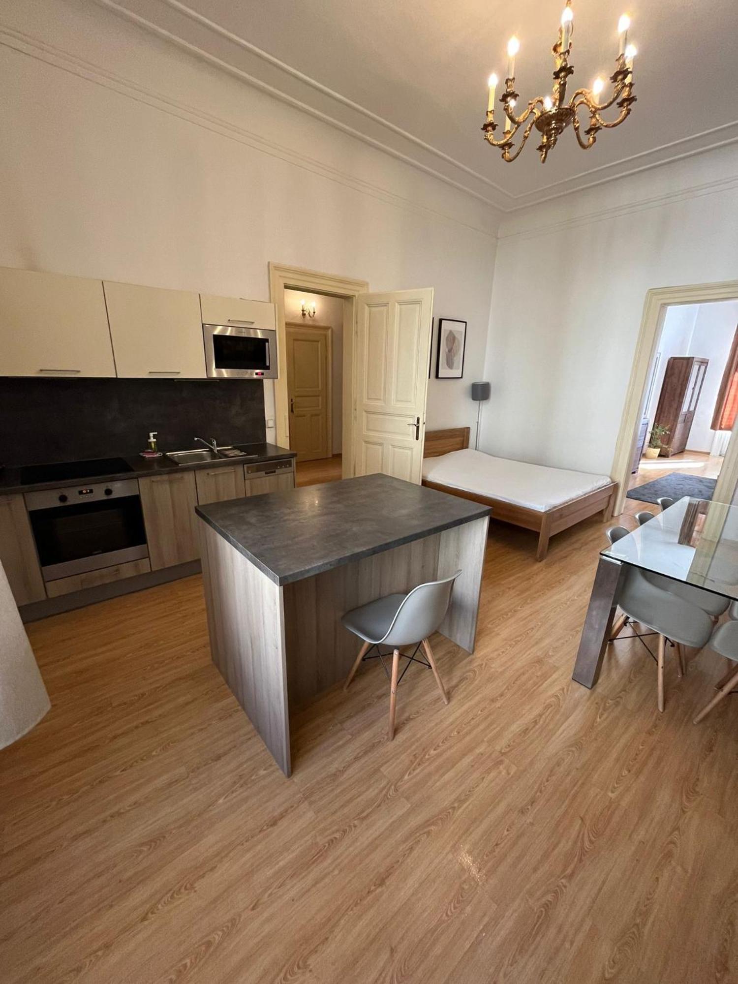 Kaprova - Old Town Apartments Praha Bagian luar foto