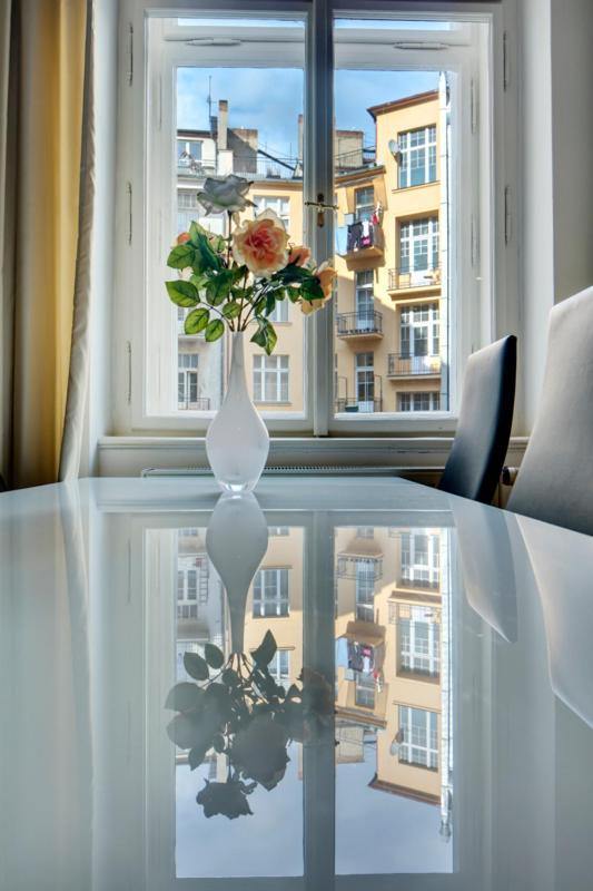 Kaprova - Old Town Apartments Praha Bagian luar foto
