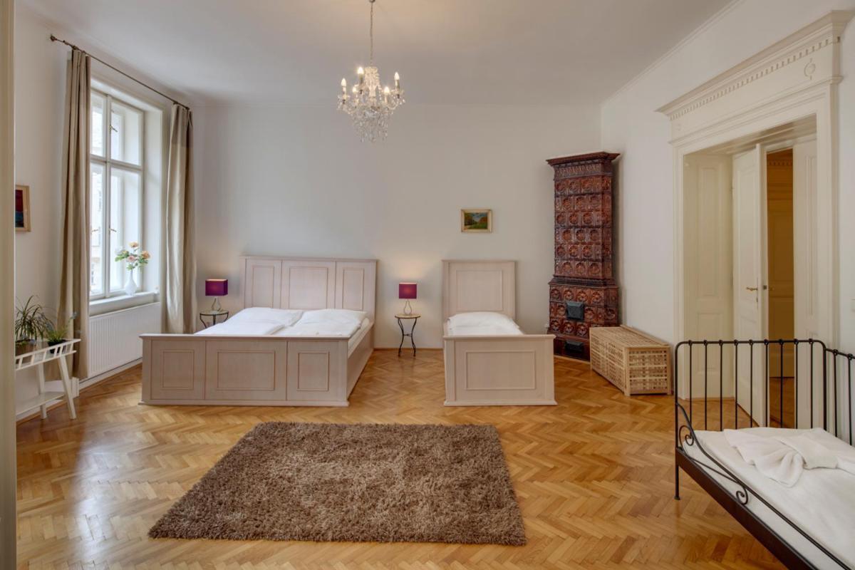 Kaprova - Old Town Apartments Praha Bagian luar foto